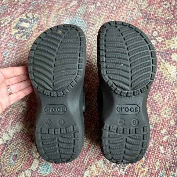 Crocs women’s 9 Classic Platform Clogs by Crocs in Black - Picture 6 of 7
